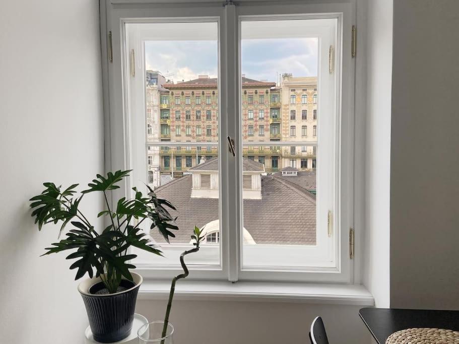 Stylish Designer Apartment At The Center Of Vienna Naschmarkt Exterior foto